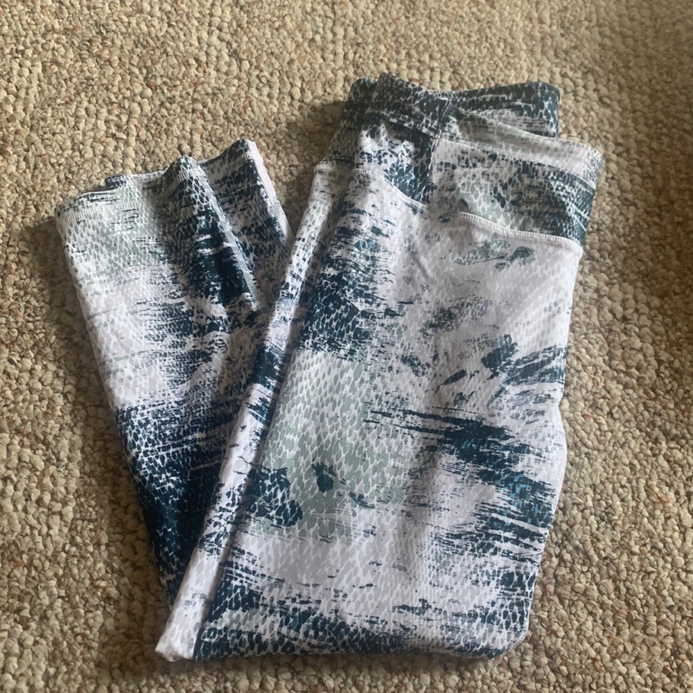 Fabletics capris